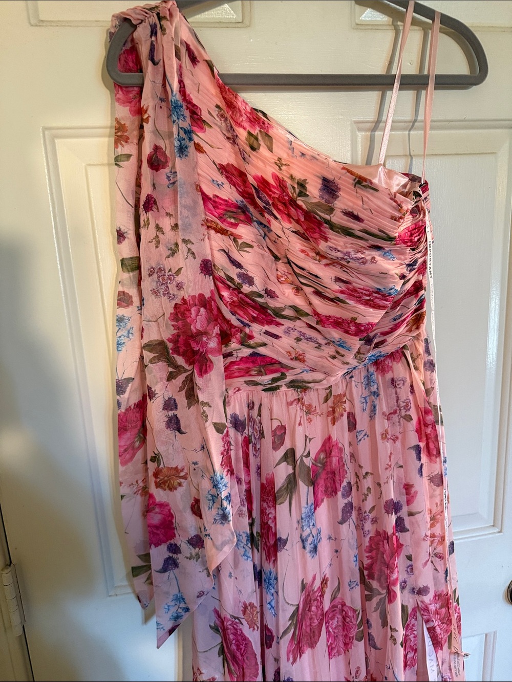 Mac Duggal One-Shoulder Cutout Floral Maxi
Dress - Picture 5 of 13